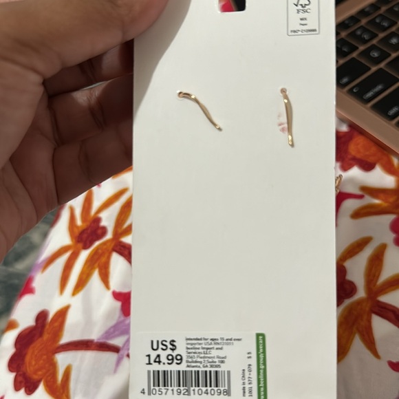 Hoops - Picture 2 of 3